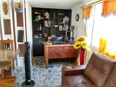 Apartamento de 5 alcobas en venta en Bombona 1, Medellín, 162 m² · foto 8 de 20