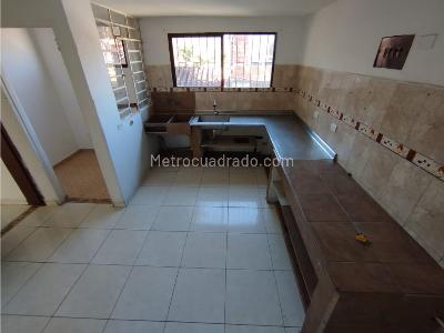 Casa de 5 alcobas en venta en Villa Hermosa, Medellín, 128 m² · foto 13 de 20