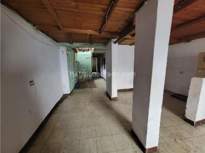 Casa de 5 alcobas en venta en Manrique, Medellín, 92 m² · foto 19 de 20