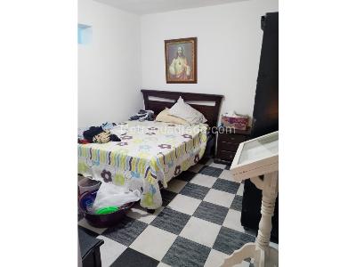 Casa de 5 alcobas en venta en La Milagrosa, Medellín, 162 m² · foto 13 de 17