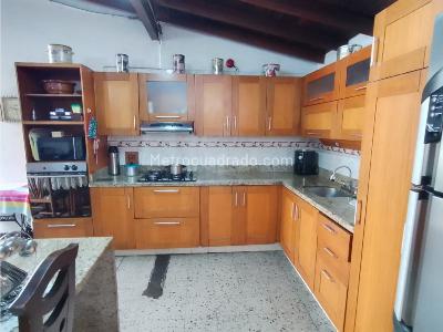 Casa de 5 alcobas en venta en Villa Hermosa, Medellín, 160 m² · foto 11 de 20