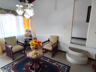 Casa de 5 alcobas en venta en Villa Hermosa, Medellín, 160 m² · foto 16 de 20