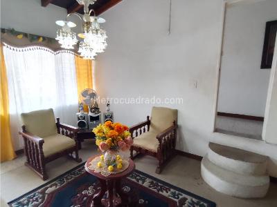 Casa de 5 alcobas en venta en Villa Hermosa, Medellín, 160 m² · foto 17 de 20