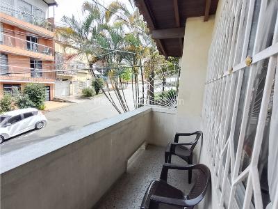 Casa de 5 alcobas en venta en Villa Hermosa, Medellín, 160 m² · foto 4 de 20