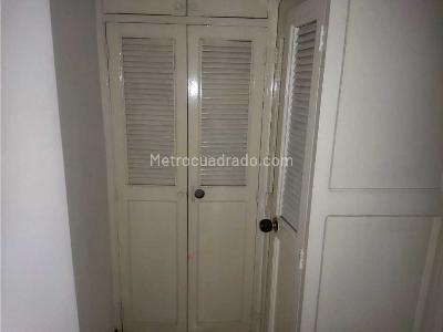 Apartamento de 4 alcobas en venta en La Florida, Bello, 87 m² · foto 12 de 20