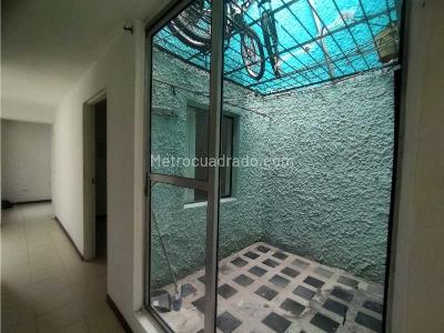 Apartamento de 4 alcobas en venta en La Florida, Bello, 87 m² · foto 17 de 20