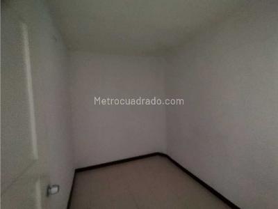 Apartamento de 4 alcobas en venta en La Florida, Bello, 87 m² · foto 18 de 20