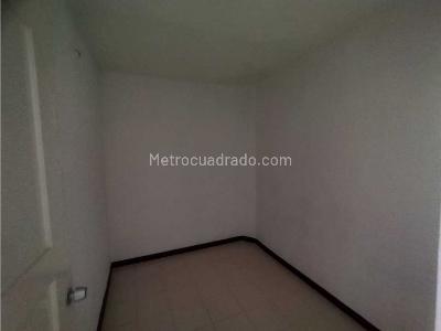 Apartamento de 4 alcobas en venta en La Florida, Bello, 87 m² · foto 20 de 20
