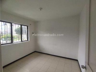 Apartamento de 4 alcobas en venta en La Florida, Bello, 87 m² · foto 4 de 20