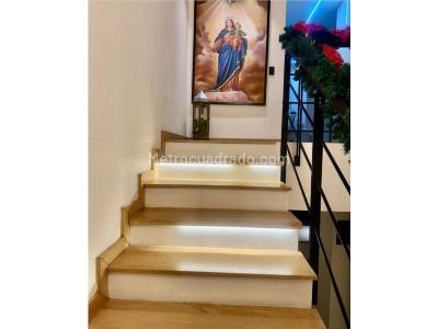 Casa de 5 alcobas en venta en Barro Blanco, Rionegro, 230 m² · foto 2 de 20