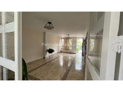 Casa de 5 alcobas en venta en El Dorado, Envigado, 167 m² · foto 2 de 20