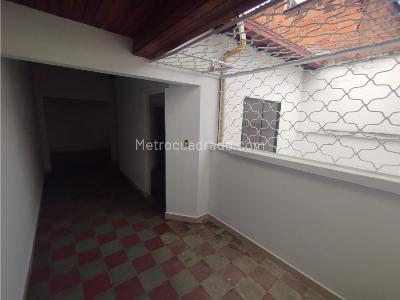 Casa de 4 alcobas en venta en Boston, Medellín, 130 m² · foto 17 de 20