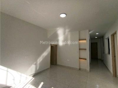 Casa de 3 alcobas en venta en Central, Bello, 85 m² · foto 3 de 13