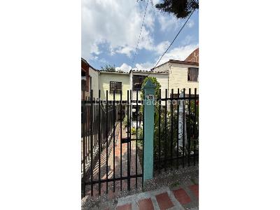 Casa de 3 alcobas en venta en Belen Las Mercedes, Medellín, 242 m² · foto 2 de 20
