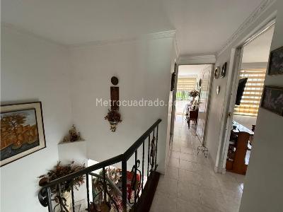 Casa de 3 alcobas en venta en Belen Las Mercedes, Medellín, 242 m² · foto 13 de 20