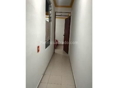 Casa de 4 alcobas en venta en Buenos Aires, Medellín, 43 m² · foto 3 de 17
