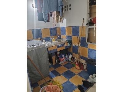 Casa de 4 alcobas en venta en Buenos Aires, Medellín, 43 m² · foto 8 de 17