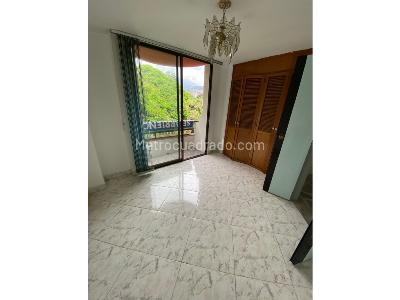 Apartamento en venta en Prado, Medellín · foto 2 de 20