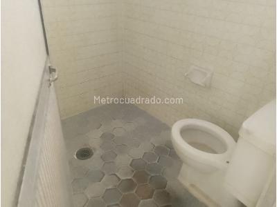 Casa de 5 alcobas en venta en Manrique, Medellín, 120 m² · foto 10 de 10