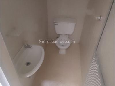 Casa de 5 alcobas en venta en Manrique, Medellín, 120 m² · foto 9 de 10