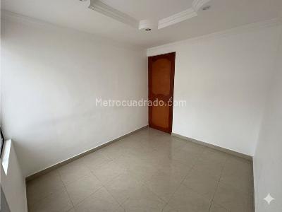 Casa de 3 alcobas en venta en Monteclaro, Medellín, 72 m² · foto 4 de 8