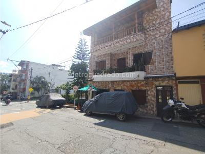 Casa de 5 alcobas en venta en Las Palmas, Medellín, 170 m² · foto 2 de 20