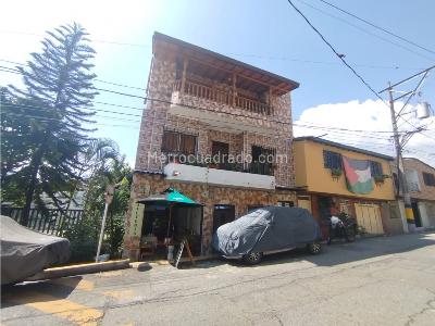 Casa de 5 alcobas en venta en Las Palmas, Medellín, 170 m² · foto 3 de 20