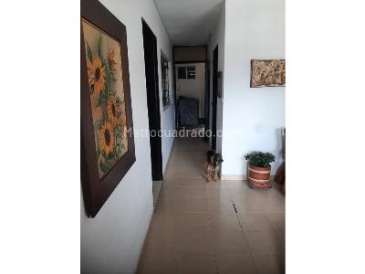Casa de 5 alcobas en venta en Las Palmas, Medellín, 95 m² · foto 2 de 14
