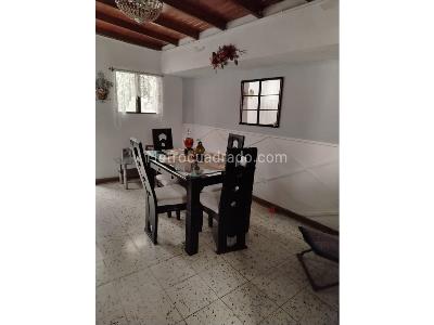 Casa de 3 alcobas en venta en Buenos Aires Medellin, Medellín, 138 m² · foto 2 de 12