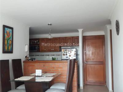Apartamento en venta en Loma Del Indio, Medellín · foto 2 de 11