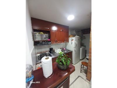 Apartamento en venta en Bombona 1, Medellín · foto 2 de 9