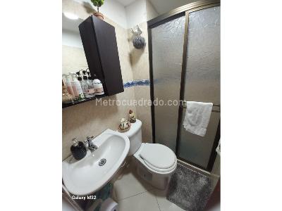 Apartamento en venta en Bombona 1, Medellín · foto 7 de 9