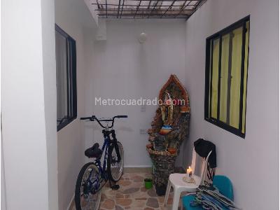 Casa de 4 alcobas en venta en Campo Valdes, Medellín, 132 m² · foto 3 de 20