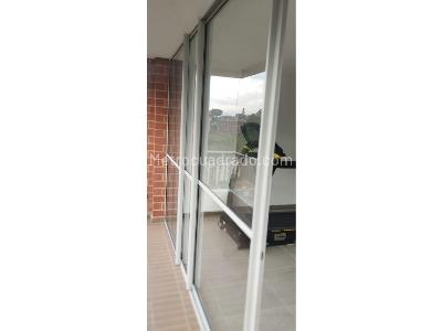 Apartamento de 3 alcobas en venta en Colinas Del Sur, Itagüí, 77 m² · foto 2 de 20