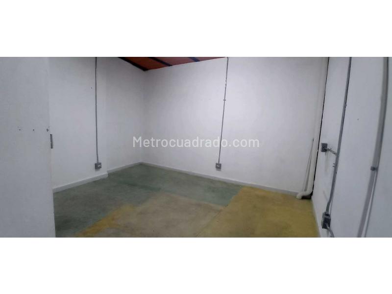 Local Comercial en Arriendo, Manchester, Bello - Más