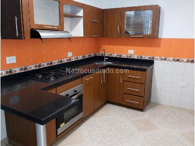 Casa de 5 alcobas en venta en Buenos Aires, Medellín, 130 m² · foto 2 de 18