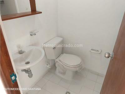 Apartamento de 2 alcobas en arriendo en San Diego, Medellín, 75 m² · foto 8 de 12