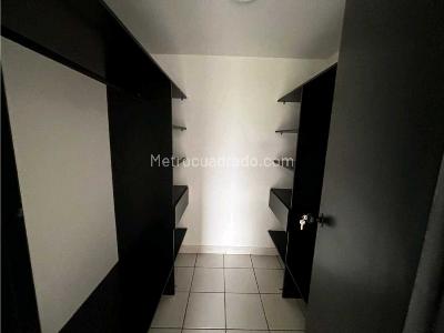 Apartamento en arriendo en Poblado, Medellín · foto 9 de 15