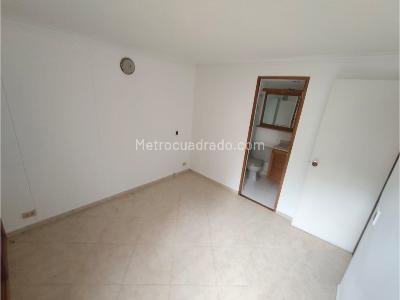 Apartamento de 3 alcobas en arriendo en Loma Del Indio, Medellín, 85 m² · foto 6 de 15