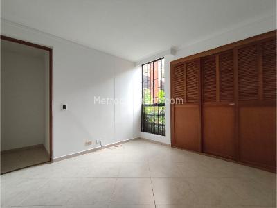Apartamento de 3 alcobas en arriendo en Loma Del Indio, Medellín, 85 m² · foto 9 de 15