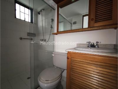 Apartamento de 3 alcobas en arriendo en Loma Del Indio, Medellín, 85 m² · foto 10 de 15