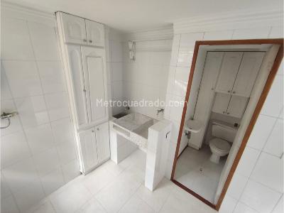 Apartamento de 3 alcobas en arriendo en Loma Del Indio, Medellín, 85 m² · foto 11 de 15