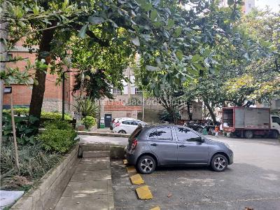 Apartamento de 3 alcobas en arriendo en Loma Del Indio, Medellín, 85 m² · foto 14 de 15