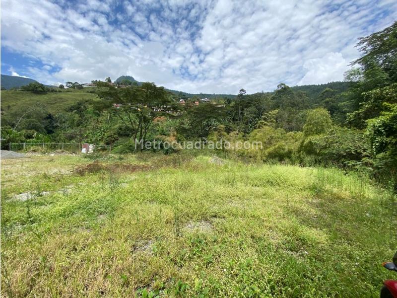 Lote en Arriendo, Belen, Medellín - Más