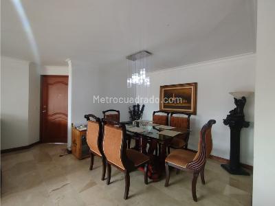 Apartamento de 3 alcobas en arriendo en Laureles, Medellín, 156 m² · foto 4 de 14