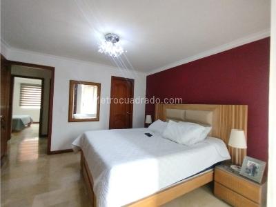 Apartamento de 3 alcobas en arriendo en Laureles, Medellín, 156 m² · foto 13 de 14