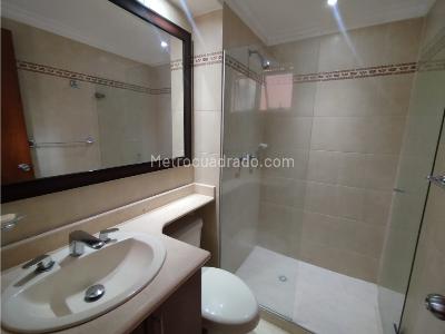 Apartamento de 3 alcobas en arriendo en Laureles, Medellín, 156 m² · foto 14 de 14