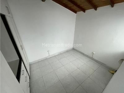 Apartamento de 2 alcobas en arriendo en La Almeria, Medellín, 40 m² · foto 9 de 9
