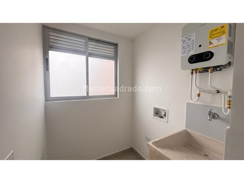 Modern 3BR Apartment in Las Lomitas, Sabaneta - 4
