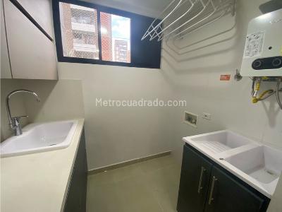 Apartamento de 2 alcobas en arriendo en La Castellana, Medellín, 180 m² · foto 3 de 20